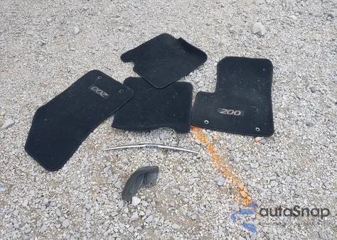 2013 Chrysler 200 Touring z USA, uszkodzony, nr VIN 1C3CCBBGXDN706657